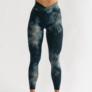 Alphalete Surface Power Legging Black Oil Stain SMALL